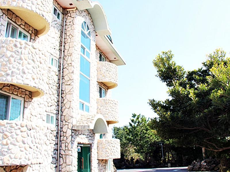 Nakwon Beach House Hotel Jeju Exterior photo